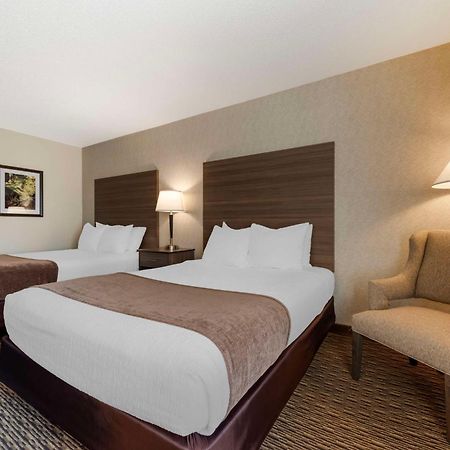 Best Western Spooner Riverplace Bagian luar foto