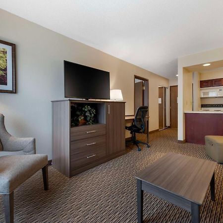 Best Western Spooner Riverplace Bagian luar foto