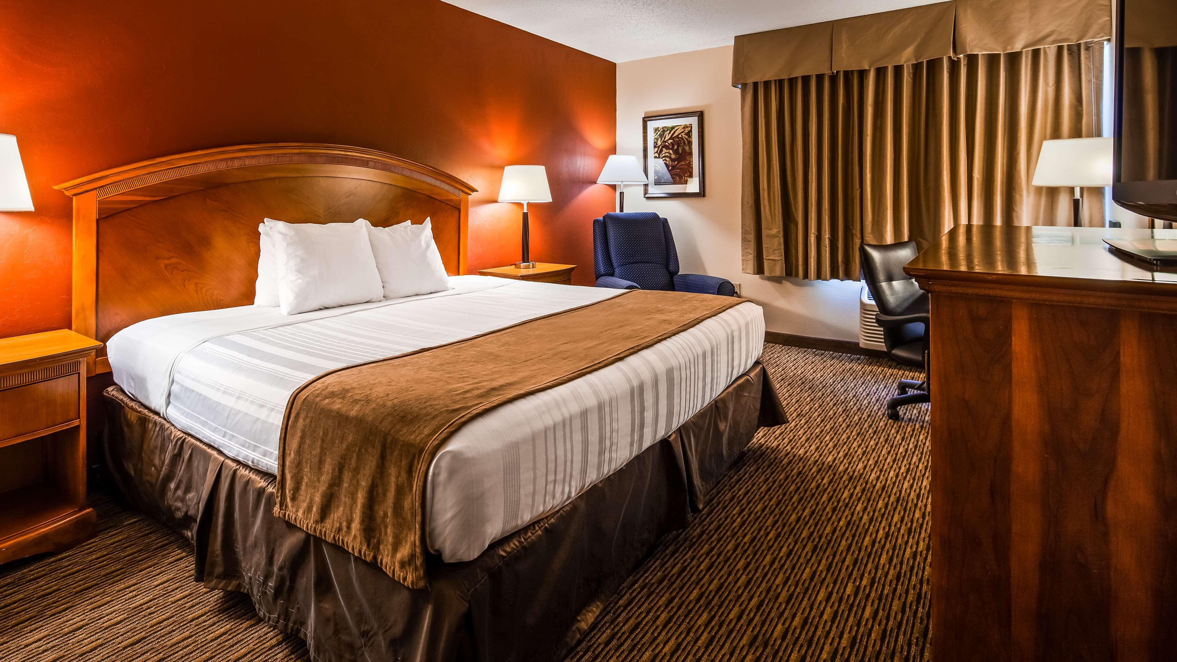 Best Western Spooner Riverplace Bagian luar foto