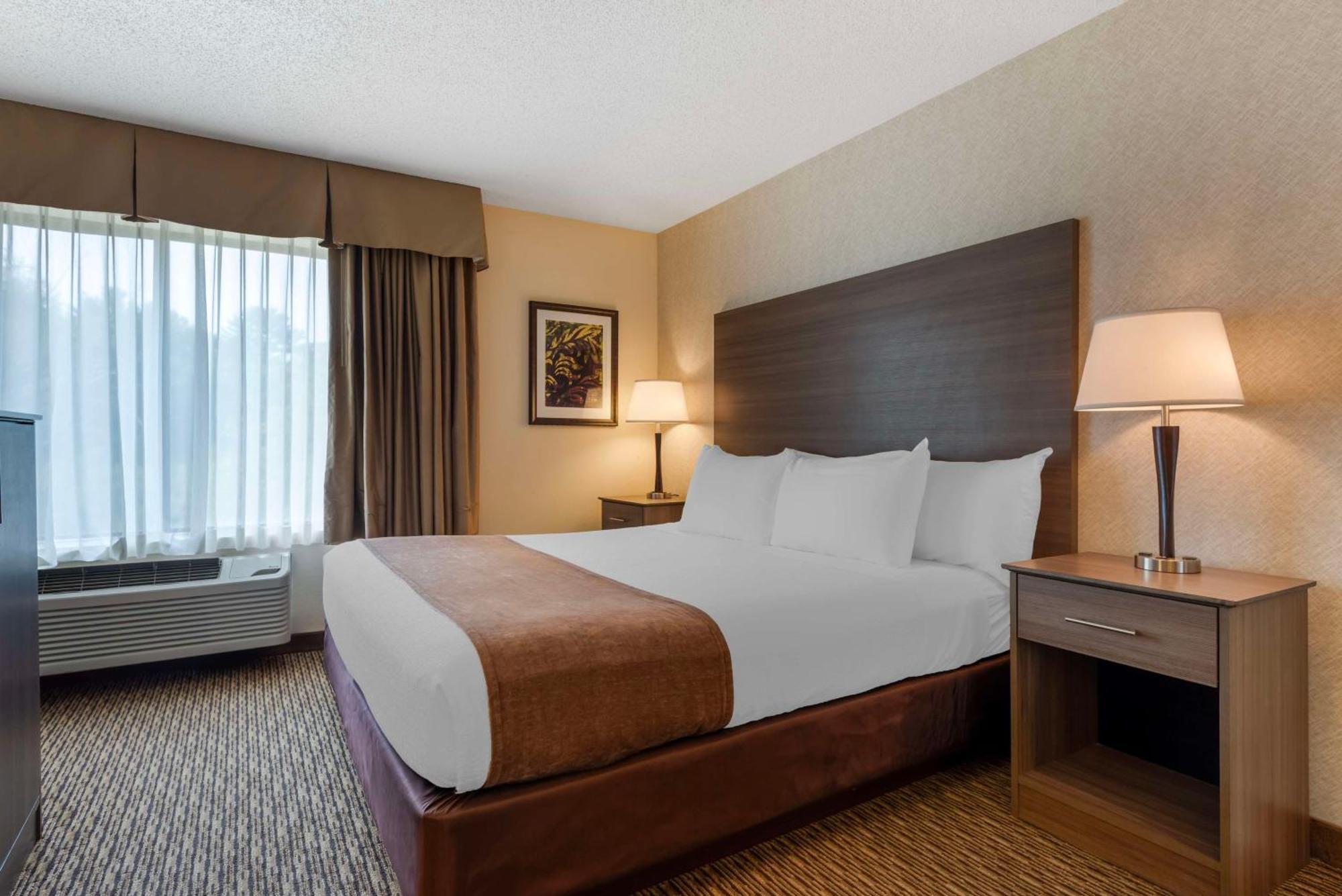Best Western Spooner Riverplace Bagian luar foto