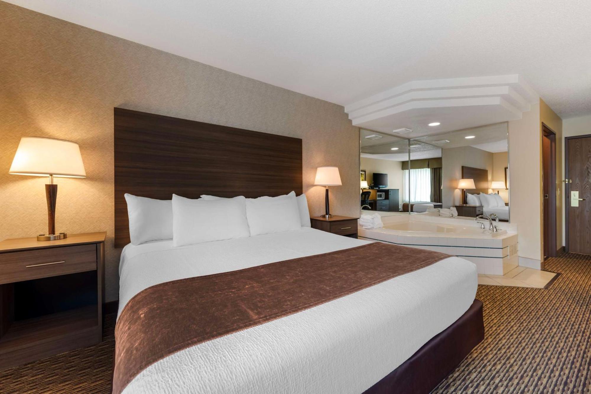 Best Western Spooner Riverplace Bagian luar foto
