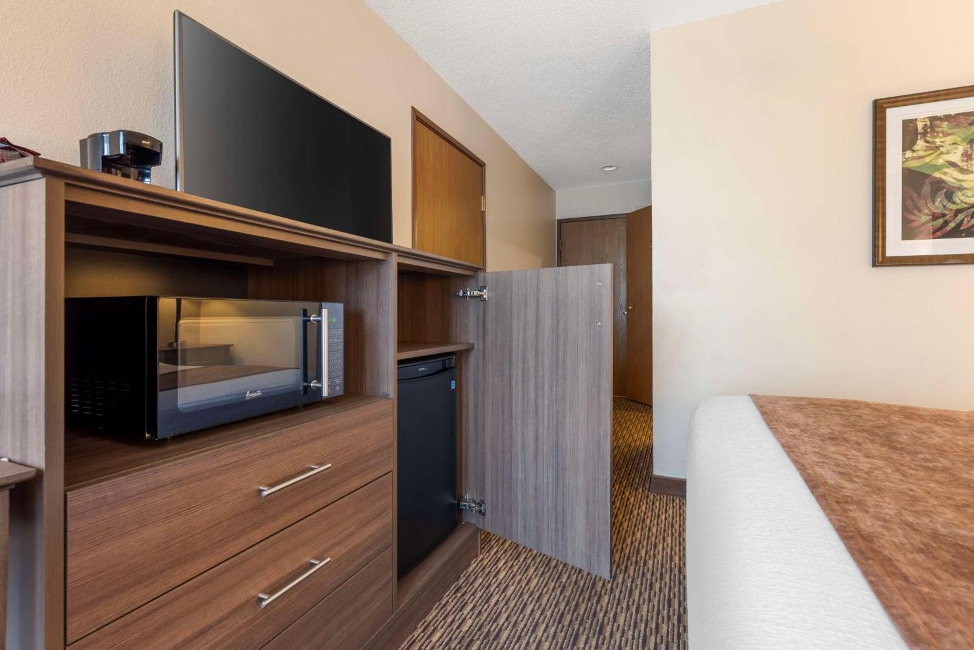 Best Western Spooner Riverplace Bagian luar foto