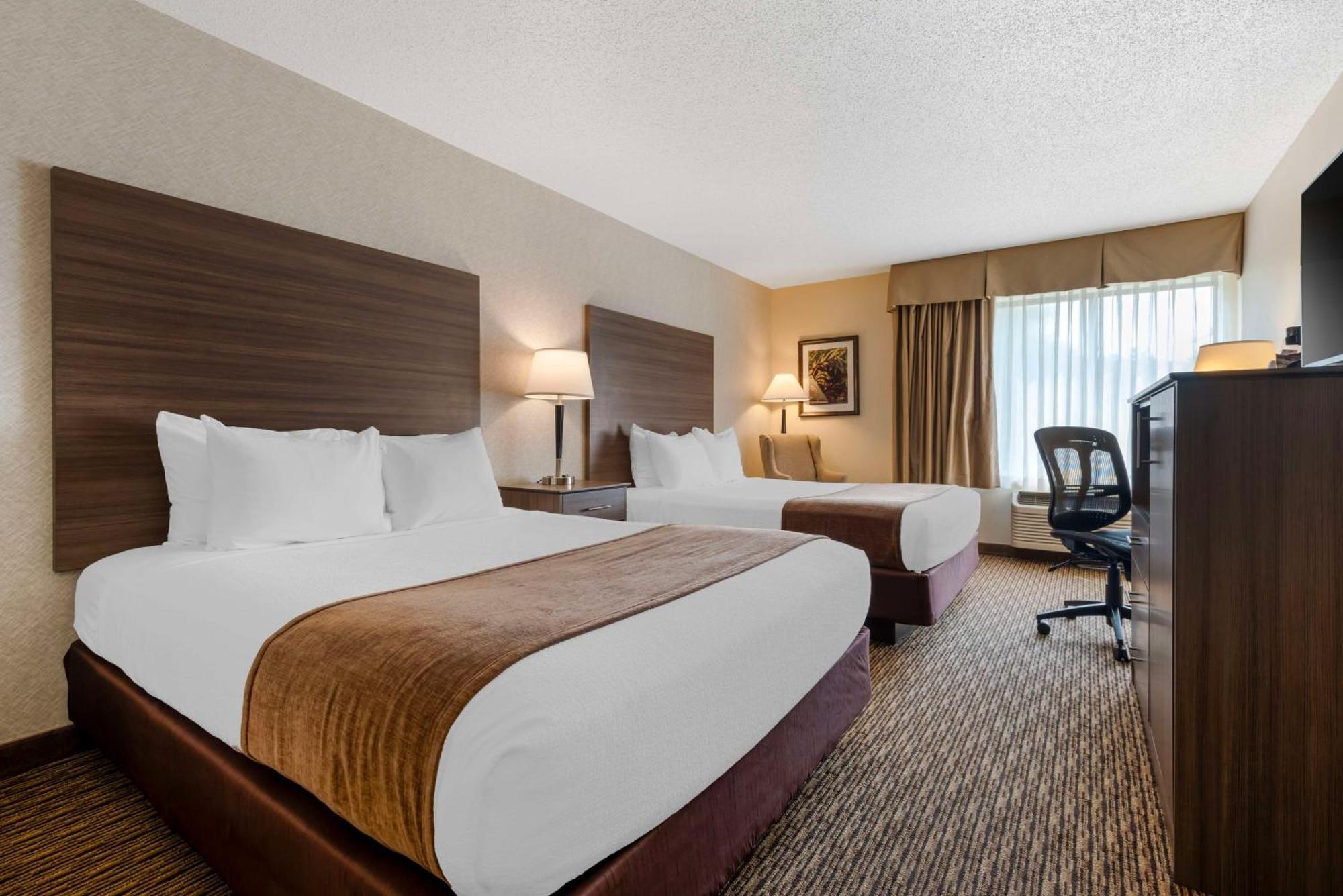 Best Western Spooner Riverplace Bagian luar foto