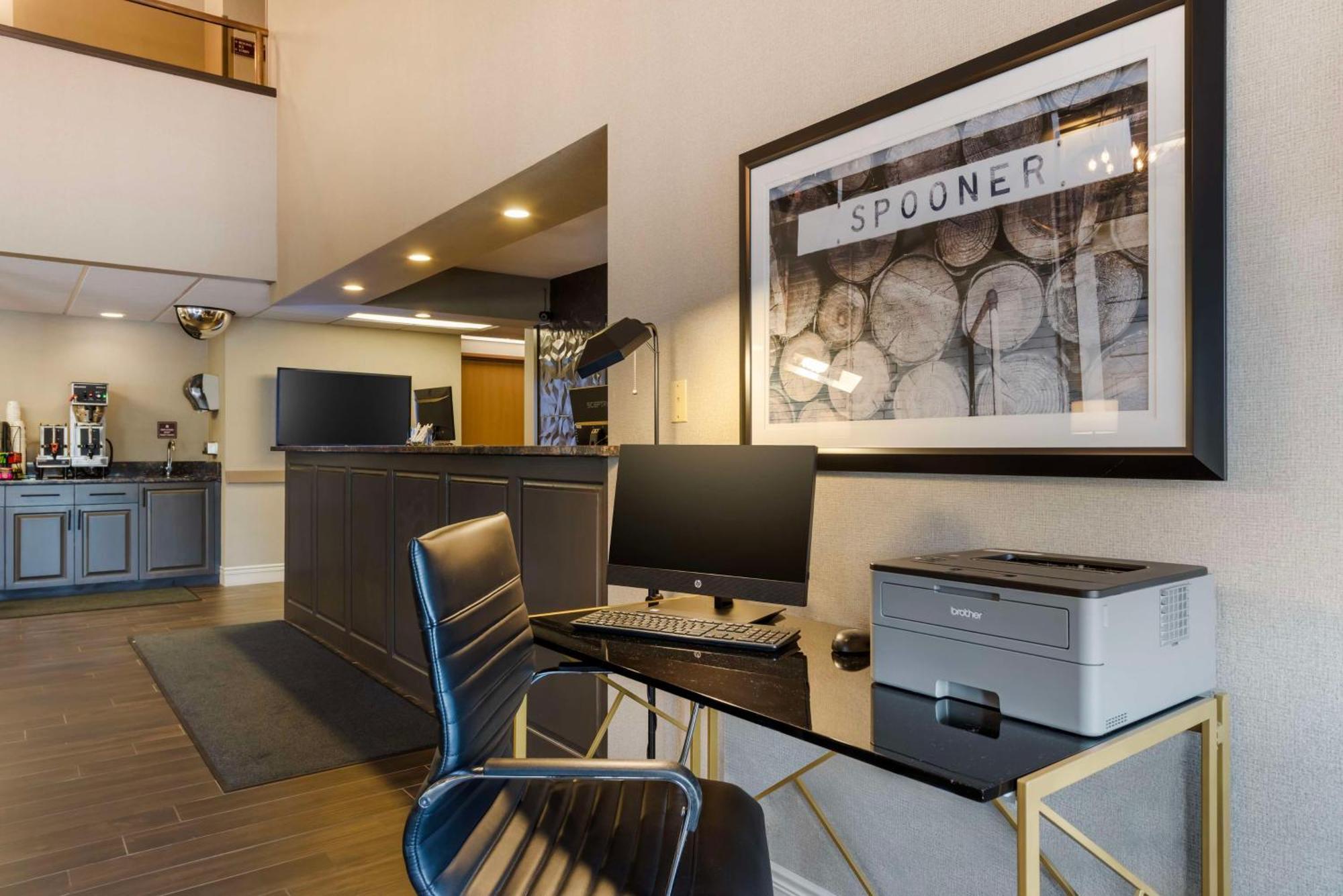Best Western Spooner Riverplace Bagian luar foto